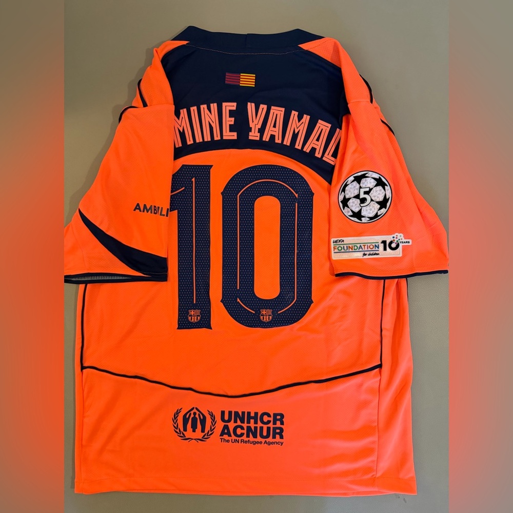 Lamine Yamal Barcelona jersey